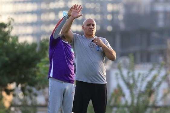 حاشیه بازی نفت و نساجی شباهات زیاد پیراهن حقیقی با داوران