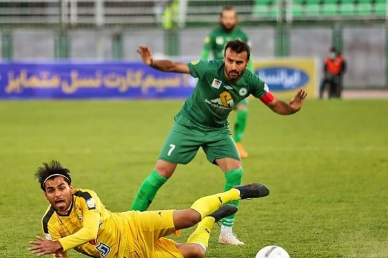  هافبک ذوب‌آهن  مجبور بودیم نتیجه گرا بازی کنیم  ابراهیم زاده  از این شرایط تیم همه اذیت می‌شویم