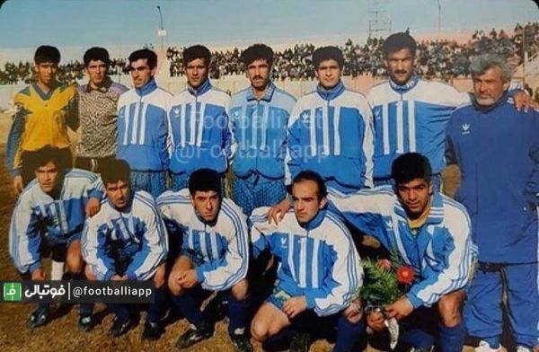  نوستالژی  فجر سپاسی در فصل ۷۷-۷۶ به مربیگری زنده یاد پورحیدری و چهره هایی نظیر   عباس سرخاب، محمدبرزگر، بهروز پرورشخواه، محمودفکری، داود مهابادی، شاهین صمدیان، زنده یاد علی انصاریان و …