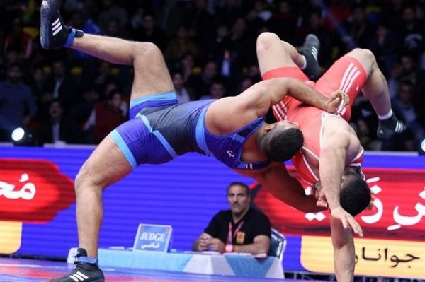 کشتی فرنگی جام تختی حضور دبیر، بنیتمیم و عبدولی در سالن