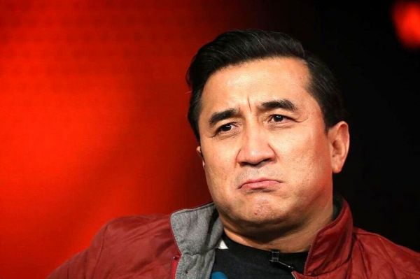 عزیزی عزیزی خادم فکر نمیکرد ناگهان همه علیه او شوند سرباز قهرمان کسی است که در مرز با جانش بازی میکند