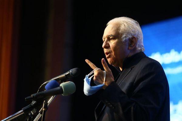 قراب همه پیشکسوتان باید بدون پرداخت یک ریال سهامدار شوند