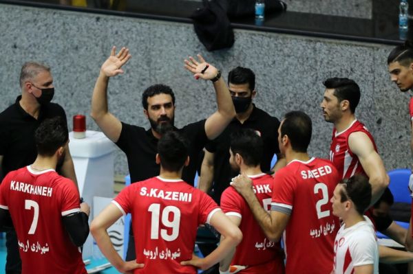 تحقیر میلیاردرها در پلیآف چه بلایی بر سر والیبال ارومیه آوردند