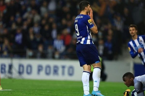  لیگ برتر پرتغال  تساوی خانگی پورتو برابر حریف ۱۰ نفره با پاس گل طارمی