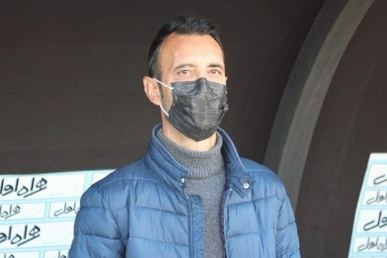 حاشیه دیدار هوادار - فولاد جر و بحث هاشمینسب با عنایتی و دلجویی سرمربی هوادار از نکونام