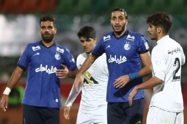  معاون اجتماعی نظام وظیفه  برخی با مشاوره غلط باشگاه استقلال را به چالش کشیدند