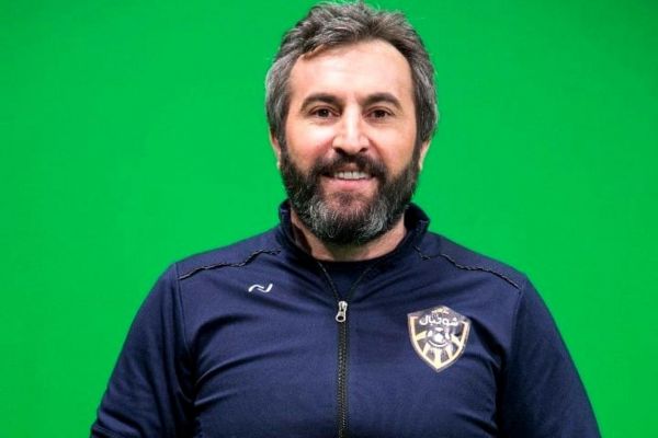  علی لطیفی  دست مجیدی رو شده است