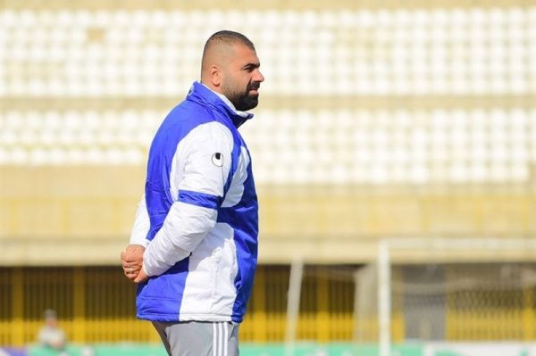 انتقاد شدید سرمربی ملوان از کیفیت زمین حافظیه