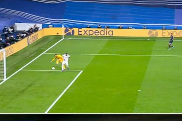  لحظه‌ای که بنزما بلای کاریوس را بر سر دوناروما آورد  عکس