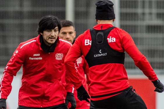 آمادهسازی آزمون با لورکوزن در برگامو برای تقابل با آتالانتا عکس