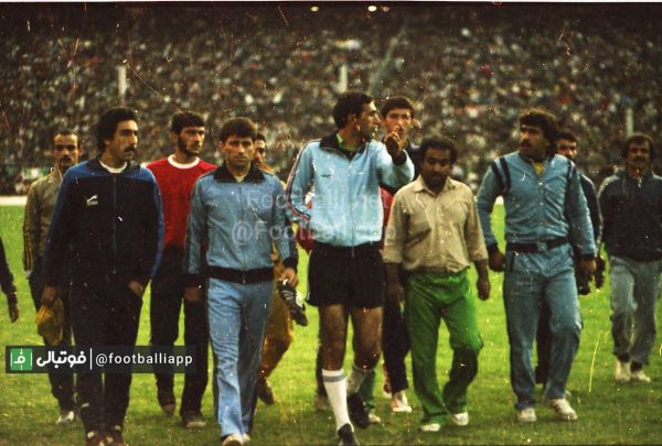  نوستالژی  از راست  عباس کارگر، وحید قلیچ، بهروز سلطانی، زنده یاد مجیدسبزی، نادر محمدخانی و ناصر نورایی ، لحظاتی قبل از پرتماشاگرترین دربی تاریخ در ۱۵ مهر۱۳۶۲