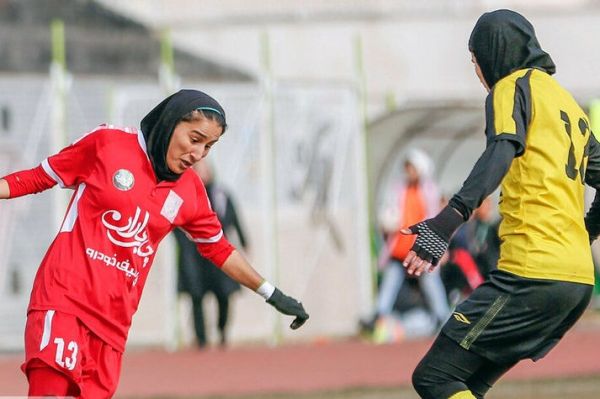 خانم گل فوتبال کیفیت لیگ برتر پایین آمده است