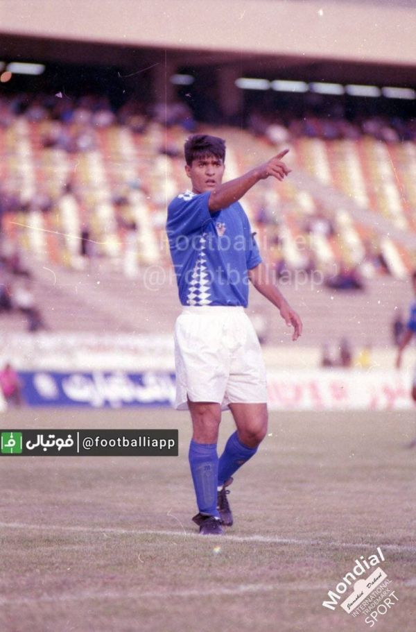  نوستالژی  علی حاج‌اکبری هافبک کرمانی استقلال در سال ۱۳۷۴