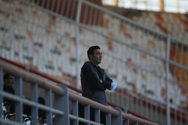 نکونام باید با تمرکز کامل به مصاف تراکتور برویم گومز بازیکنی بزرگ و حرفهای است