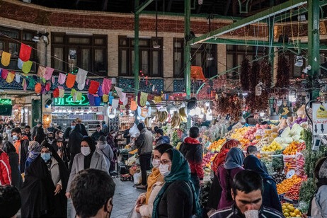 عضو کمیته علمی کشوری مقابله با کرونا هنوز خیالمان از امیکرون راحت نیست خطر بروز موج هفتم پساز نوروز