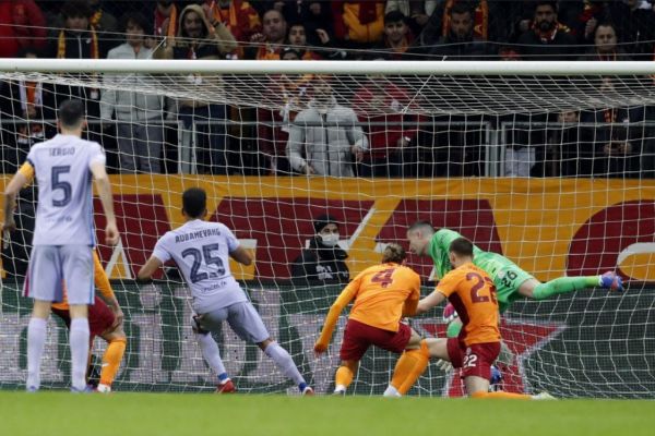 گزارش تصویری گالاتاسرای 1-2 بارسلونا مرحله یک هشتم لیگ اروپا