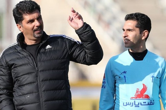 حسینی تیم منصوریان به دنبال ضدفوتبال نبود فعلا تمرکزی روی بازیکن آفریقایی ندارم
