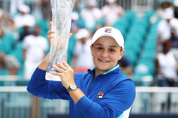 خداحافظی بانوی شماره یک تنیس جهان با دنیای قهرمانی بارتی میخواهم به دنبال آرزوهایم بروم