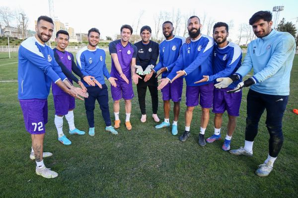 گزارش تمرین استقلال تمرین بانشاط آبیپوشان در نوبت عصر فوتبال درونتیمی در غیاب بازیکنان ملیپوش