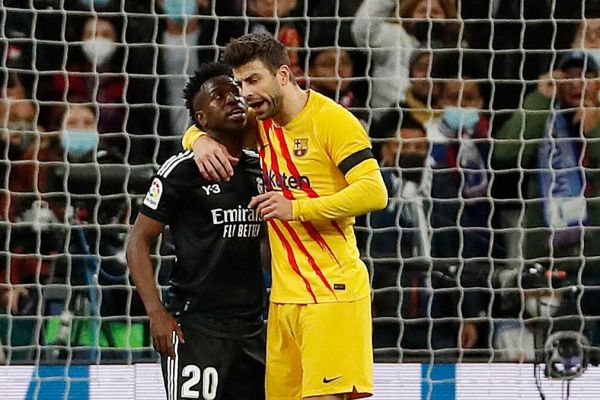  طعنه پیکه به رئال مادرید و هوادارانش  بازی مقابل اسپانیول را به ال‌کلاسیکو ترجیح می‌دهم