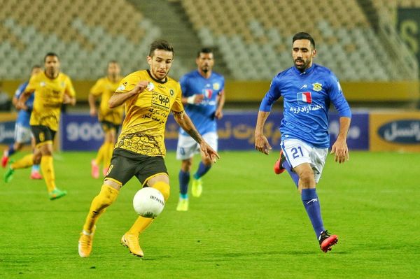  صنعت نفت 2 - سپاهان 4  زرد اصفهایی طلایی‌تر بود  نویدکیا مچ علی منصور را خواباند