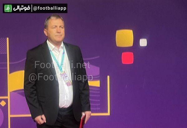  اختصاصی  حضور دراگان اسکوچیچ سرمربی تیم ملی فوتبال ایران روی فرش قرمز مراسم قرعه کشی جام جهانی ۲۰۲۲ قطر پیش از ورود به سالن مراسم قرعه کشی