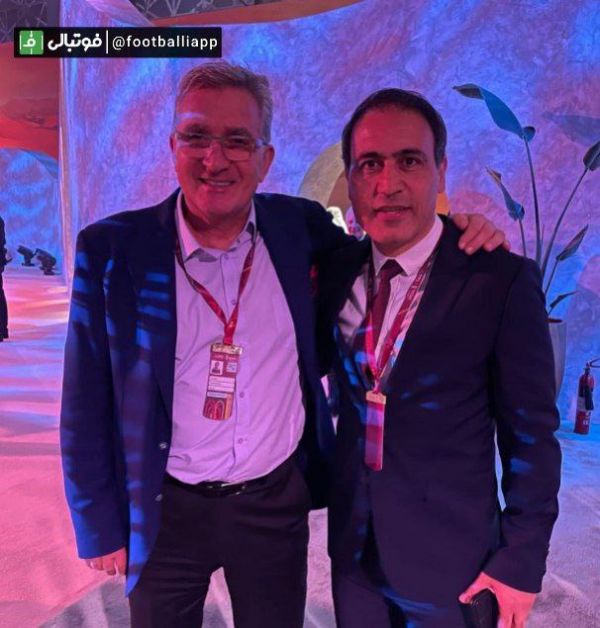 عکس یادگاری مهدی مهدوی کیا سرمربی فعلی تیم ملی امید ایران با برانکو ایوانکوویچ سرمربی اسبق تیم ملی امید ایران