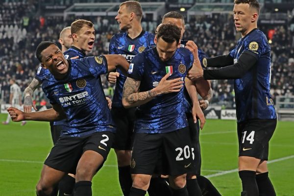 نراتزوری فاتح بزرگ دربی ایتالیا شد کمرنگ شدن امیدهای بیانکونری