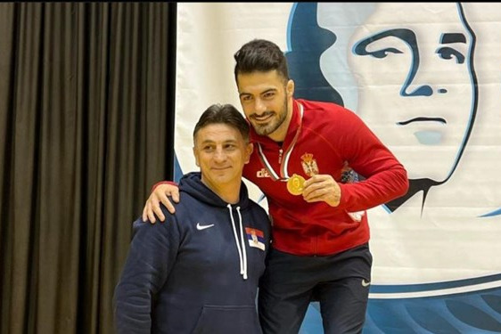  کشتی قهرمانی اروپا  فرنگی‌کار سابق ایران روی سکو رفت