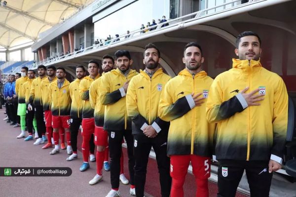  همایون شاهرخی  دروغ نگوییم، گروه‌مان راحت نیست