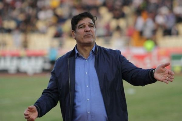 مهاجری تعجب میکنم چرا جایگاه نفت مسجدسلیمان در انتهای جدول است امیدواریم بازی فردا شروع دوبارهای برای ما باشد