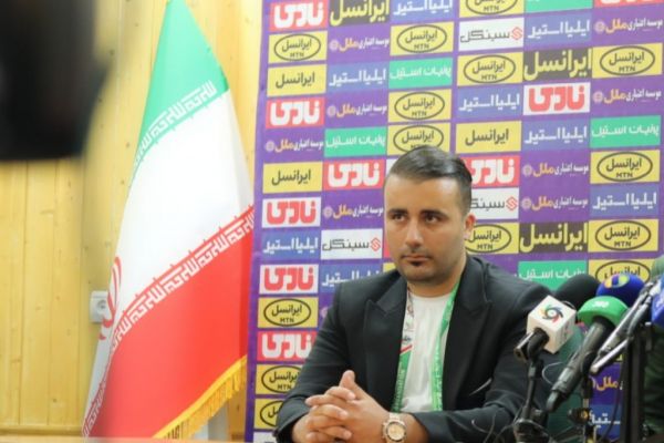 مدیر روابط عمومی هوادار پرسپولیس خودش را جدی گرفته بود