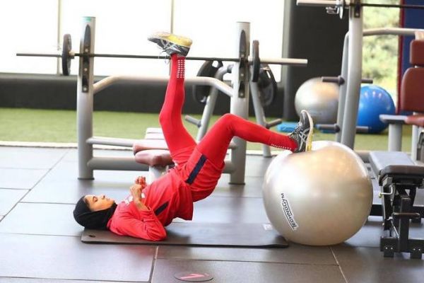 ملیپوش فوتبال بانوان زیر تیغ جراحی رفت عکس