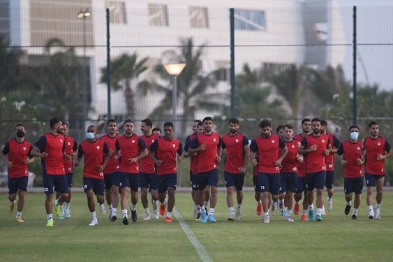  عکس یادگاری خارجی‌های فولاد با مهاجم استقلالی الغرافه  عکس