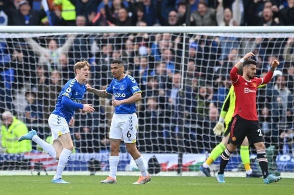 شیاطینسرخ با خارج کردن لمپارد و اورتون از بحران، وارد بحران شدند