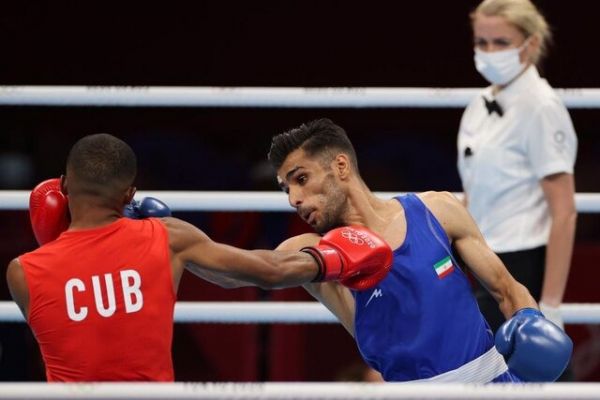  شه‌بخش، پاداش ۲۵ هزار دلاری خود را دریافت می‌کند