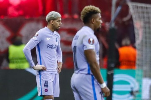  رختکن بارسلونا در فکر انتقام از فرانکفورت در نیوکمپ