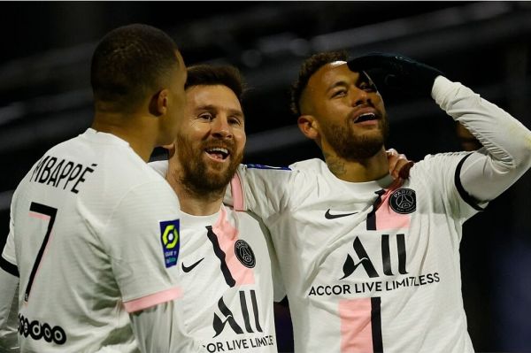  ناراحتی امباپه از کامل شدن ارتباطش در زمین با نیمار و مسی