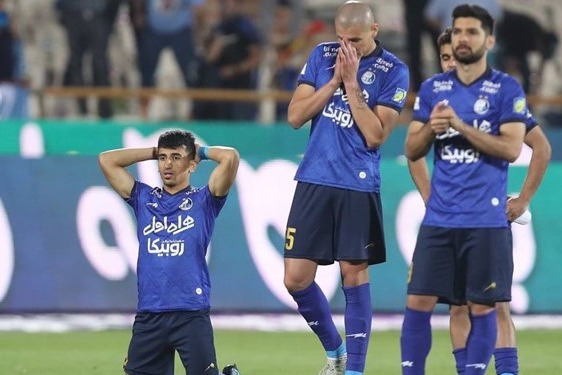  سمیعی  گلی که استقلال زد سالم بود  چه کسی پاسخگوی اشتباهات پی در پی داوری است