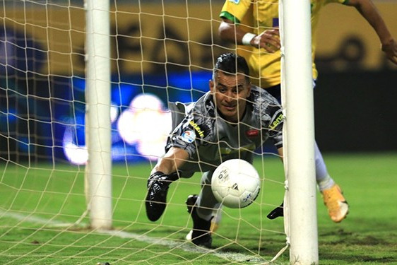 وضعیت نامشخص حامد لک؛ دروازهبان پرسپولیس به تمرینات بازمیگردد 