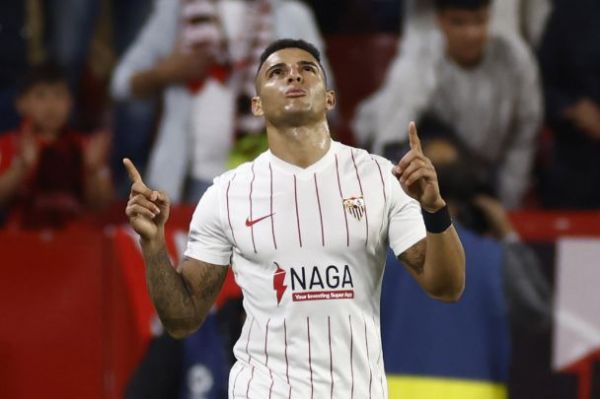 تیم ملی اسپانیا یک مدافع را از تیم ملی برزیل میرباید