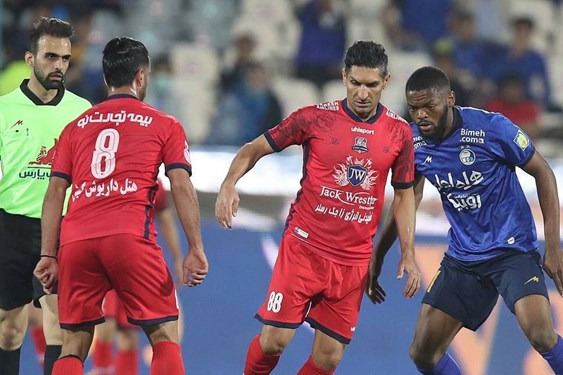  صادقی  داور با استقلالی‌ها مهربان بود  از صدرنشین لیگ گل نخوردیم