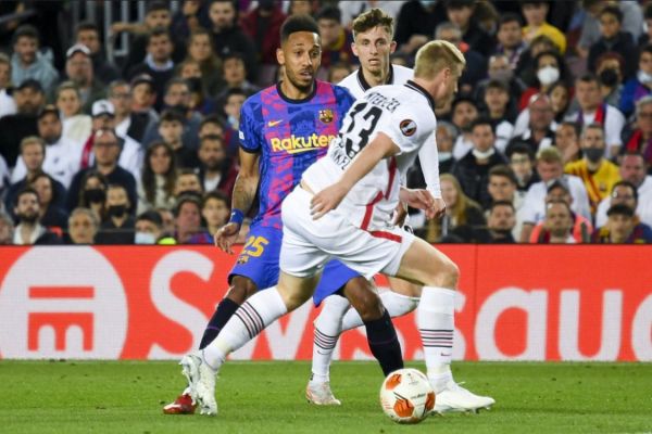 گزارش تصویری بارسلونا 2-3 اینتراخت فرانکفورت مرحله یک چهارم نهایی لیگ اروپا