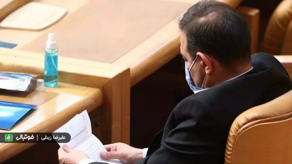 ادعای روزنامه دولت؛ شکایت هیات رئیسه فدراسیون فوتبال از عزیزی خادم؛ رییس معزول توسط کمیته اخلاق محروم میشود