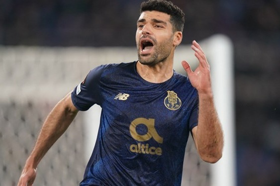  طارمی بهترین بازیکن دیدار پورتو - پورتیموننزه انتخاب شد  عکس