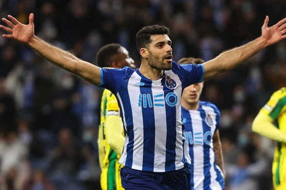 کنایه سفیر ایران به منتقدان طارمی؛ شعبده ستاره پارسی در مستطیل سبز رخ میدهد عکس