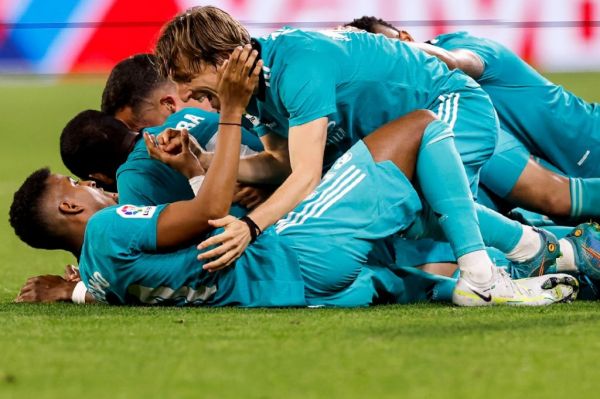  با گلزنی بنزما رئال مادرید مقابل سویا کامبک زد