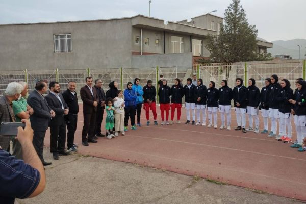  بازیکنان زارع باتری پیش از دیدار با سپاهان شارژ مالی شدند  عکس