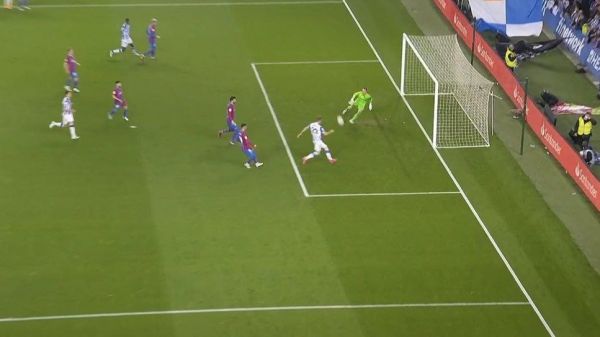 عکس؛ فرصتسوزی باورنکردنی مهاجم نروژی که سه امتیاز را به بارسلونا هدیه داد