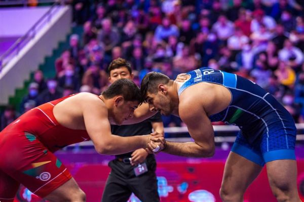  کشتی آزاد قهرمانی آسیا  ۳ طلا، یک نقره و یک برنز در روز دوم